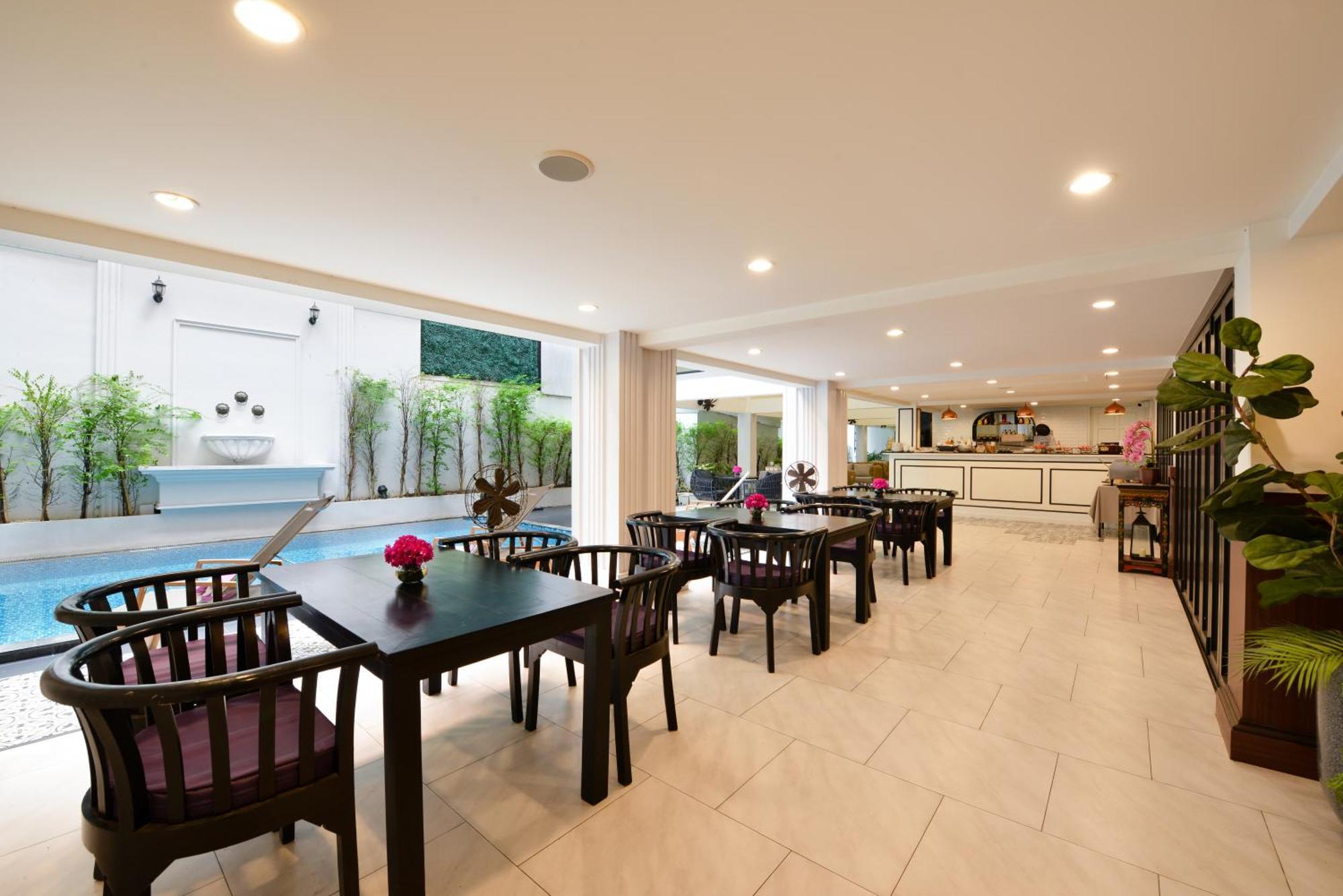 Villa De Pranakorn Банкок Екстериор снимка The restaurant
